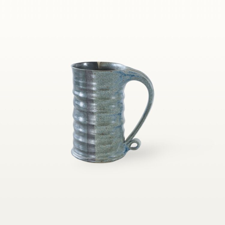 Gerade, hohe Keramiktasse - blau und schwarz