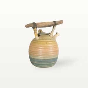 Große Keramik Teekanne mit Holzgriff in schönem Design