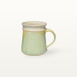 keramik töpferei individuelle Tasse Konisch Gruen Frontal grün henkel