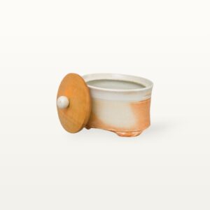 Ovale Keramikdose mit Holzdeckel, shino