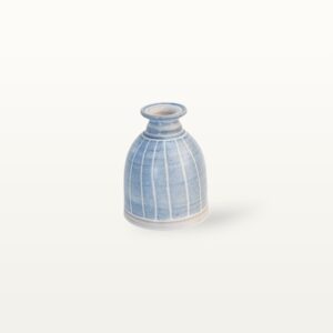 Handgemachte Vase aus Keramik, halsig mit blauen Streifen