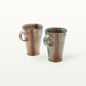 Elegante Tee- und Kaffeetasse aus Keramik. Konisch. Grau. Braun. Grün. Gruppenbild