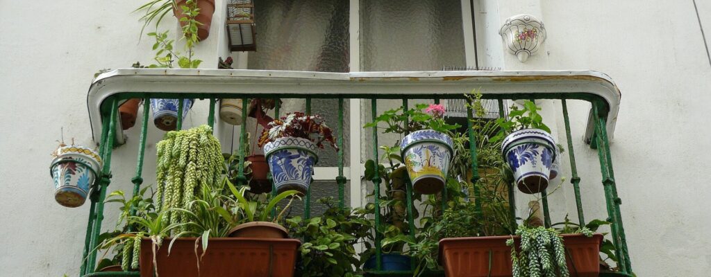Balkon, Terrasse, Garten: So schaffst du mit Keramik ein Sommerparadies 1