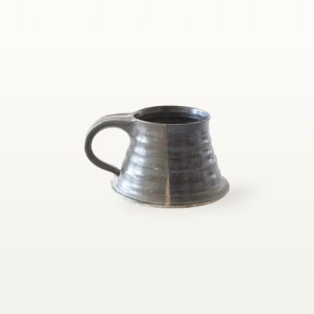 Alternative view of Erdige Keramiktasse mit breitem Fuß - blau und schwarz