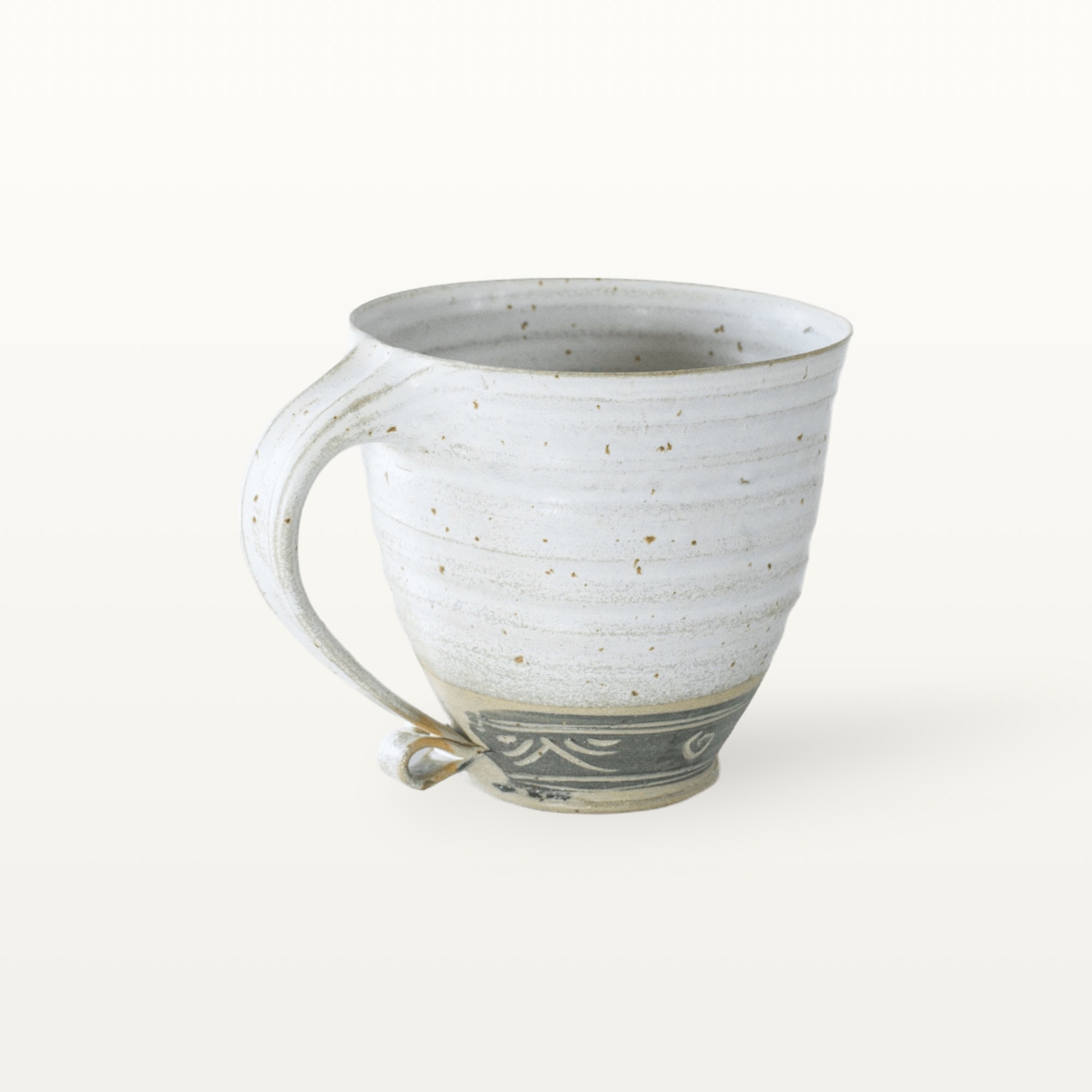 Alternative view of Große bauchige Tasse mit schmalem Fuß - weiß und beritzt
