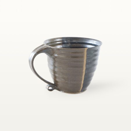 Alternative view of Große bauchige Tasse mit schmalem Fuß - blau und schwarz