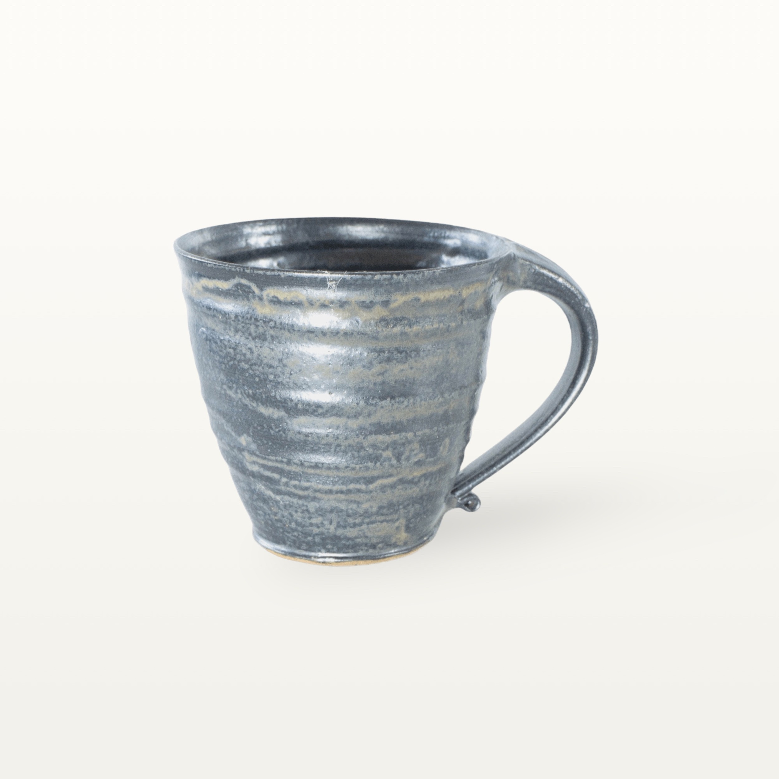 Große bauchige Tasse mit schmalem Fuß - schwarz