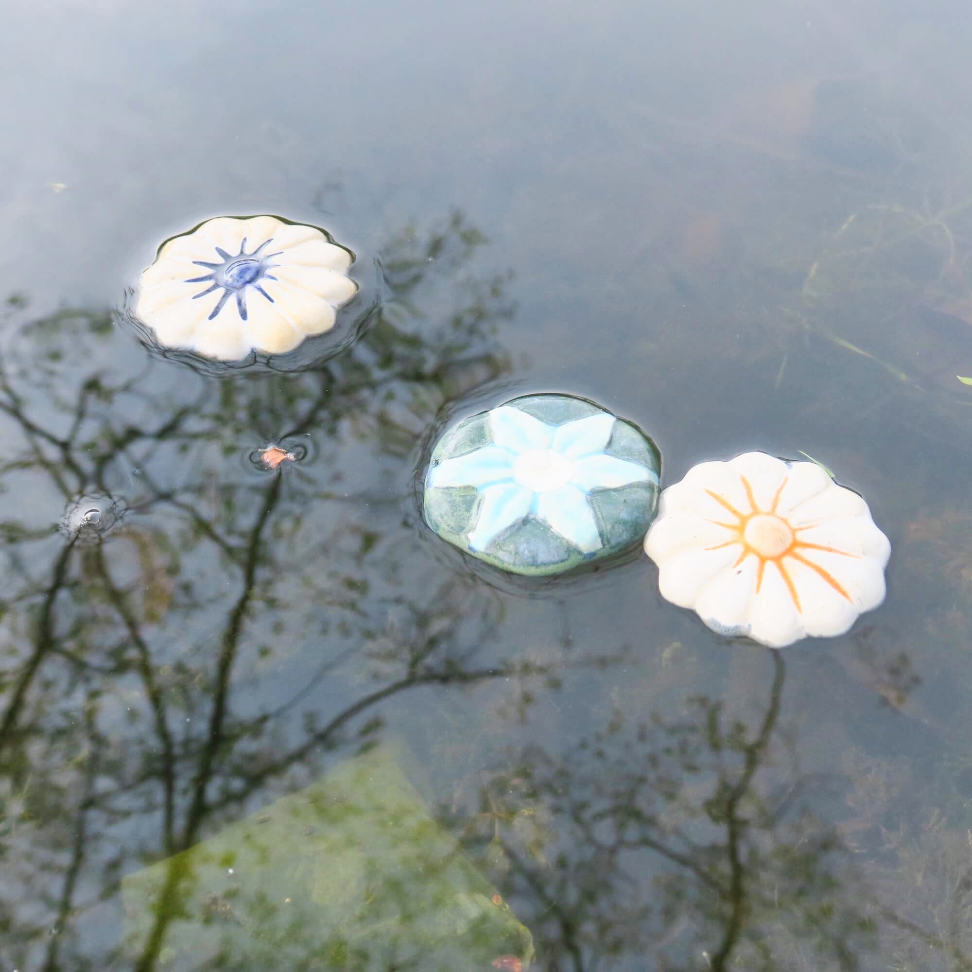 Schwimm-Blumen für den Gartenteich - Grün-Blau 11 Schwimm-Blumen für den Gartenteich - Grün-Blau – Bild 11