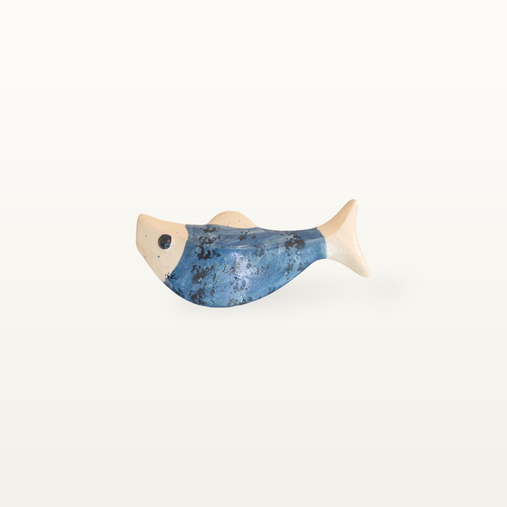 Schwimmender Keramik Fisch - Blau mit Punkten 1 Schwimmender Keramik Fisch - Blau mit Punkten