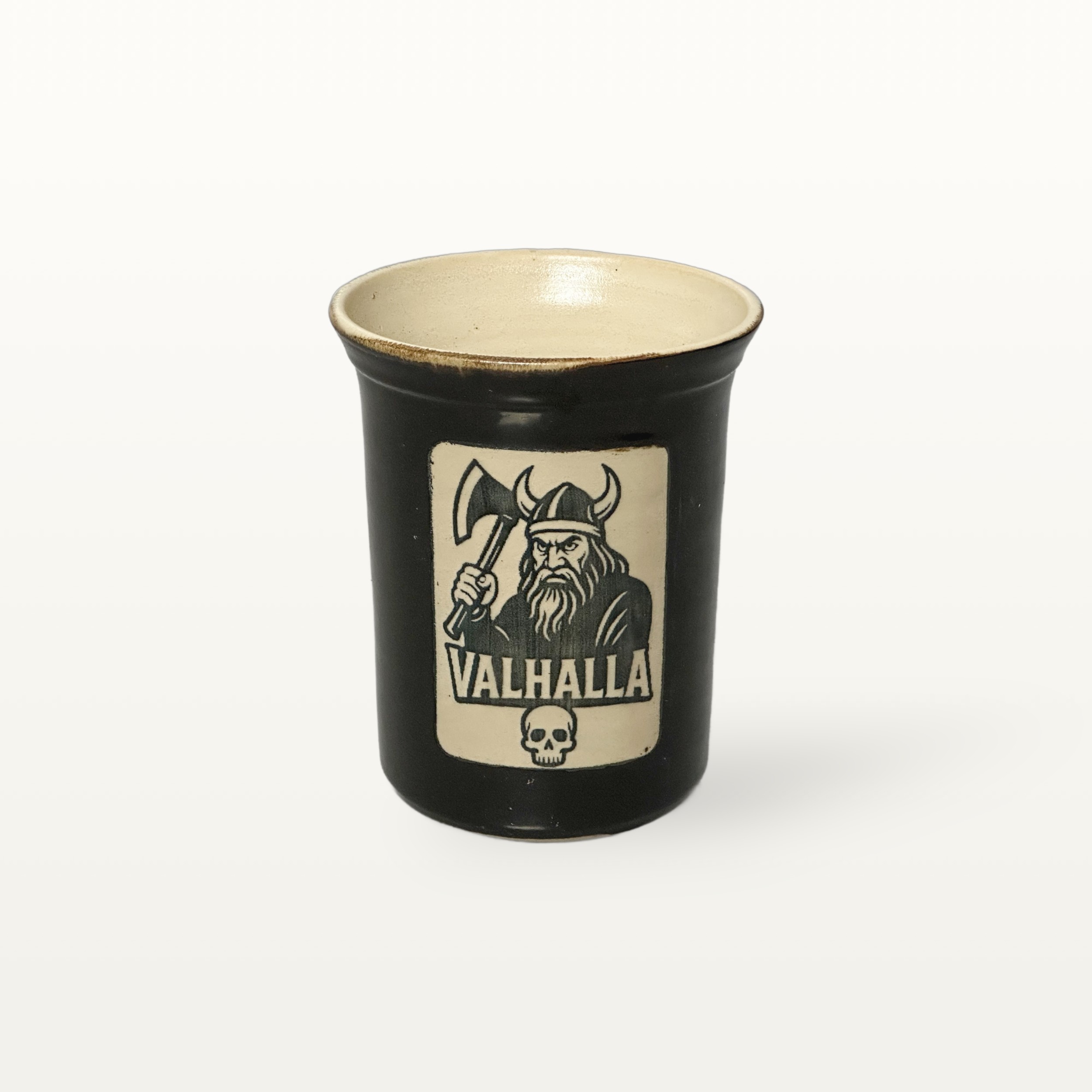 Große Tasse – Graphico Klartext – Valhalla – Schwarz